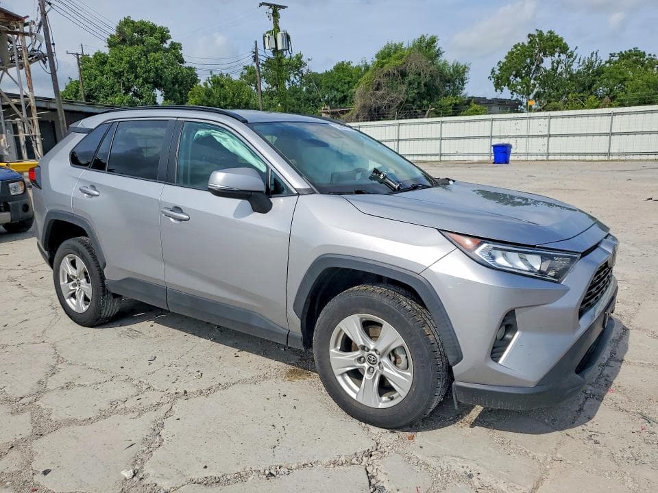2021 TOYOTA RAV4 XLE 4