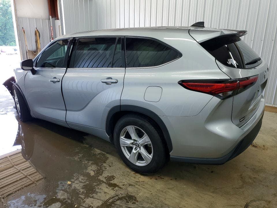 2022 TOYOTA HIGHLANDER LE 2