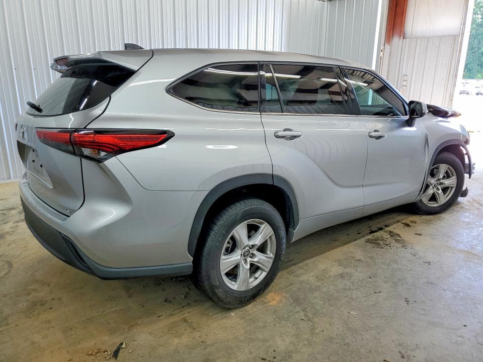 2022 TOYOTA HIGHLANDER LE 3