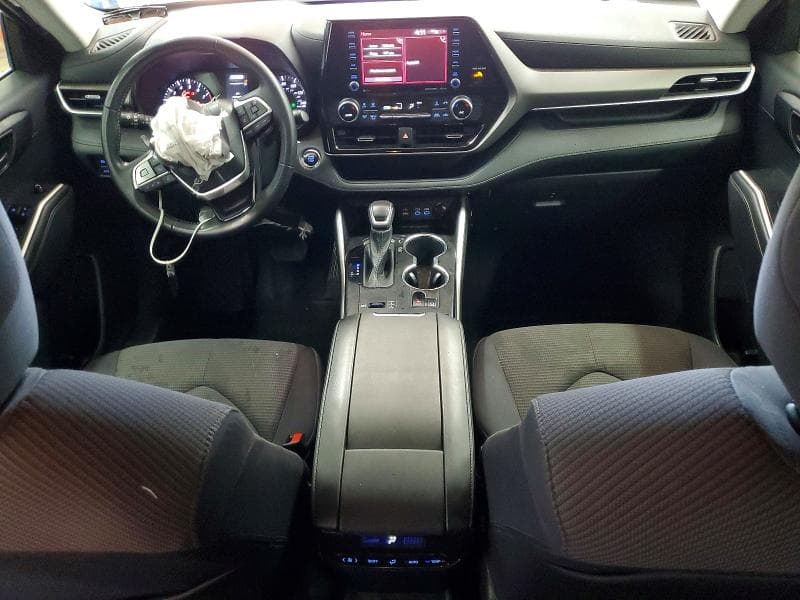 2022 TOYOTA HIGHLANDER LE 8