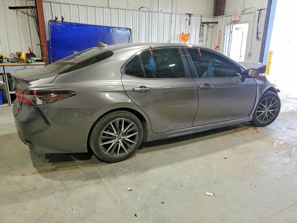 2023 TOYOTA CAMRY SE SE 3