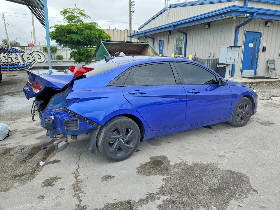 2023 HYUNDAI ELANTRA SEL 3
