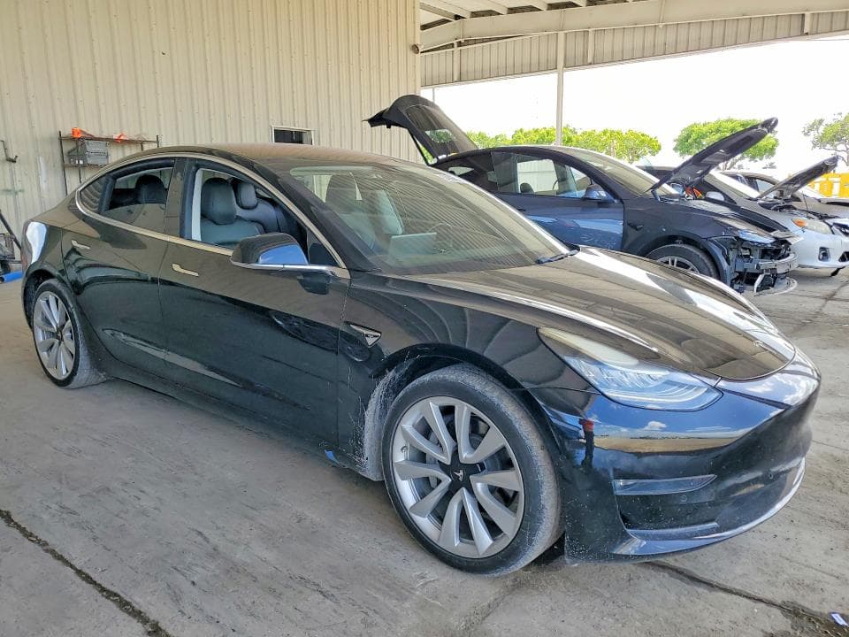 2018 TESLA MODEL 3 4
