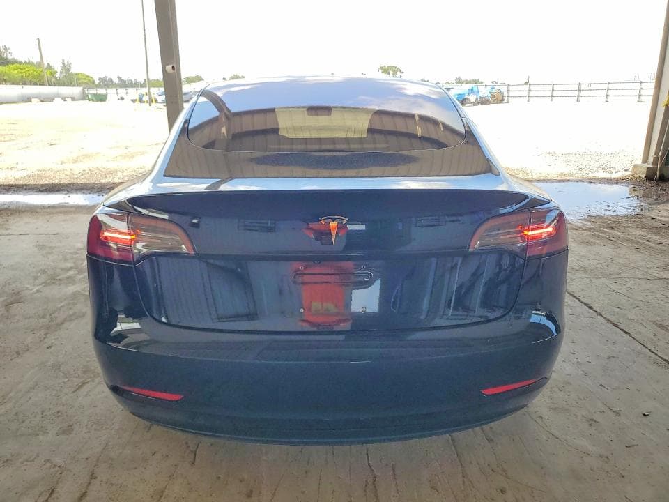 2018 TESLA MODEL 3 6