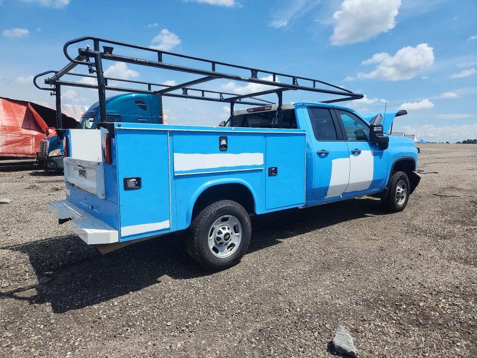 2023 CHEVROLET SILVERADO C2500 HEAVY DUTY 3