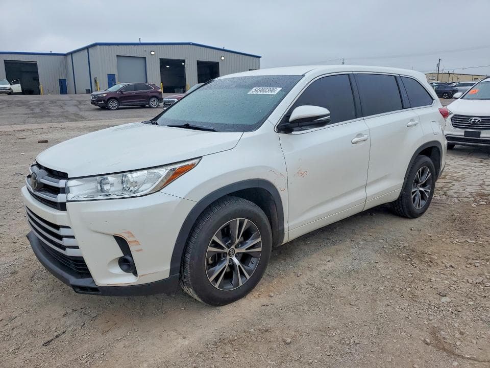 2017 TOYOTA HIGHLANDER LE - 1