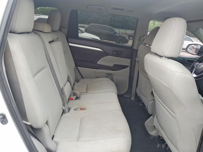 2017 TOYOTA HIGHLANDER LE 11