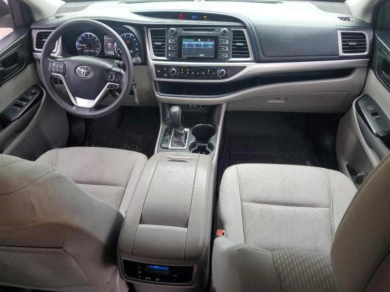 2017 TOYOTA HIGHLANDER LE 8