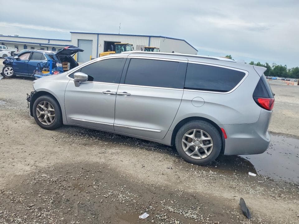 2018 CHRYSLER PACIFICA 2