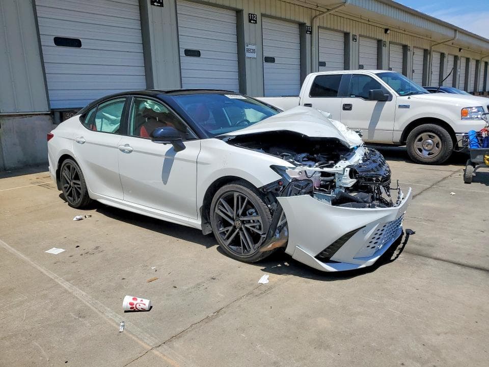2025 TOYOTA CAMRY XSE 4