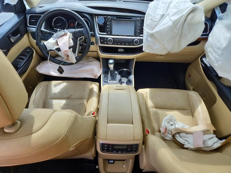 2017 TOYOTA HIGHLANDER LIMITED PLATINUM LIMITED PLATINUM 8