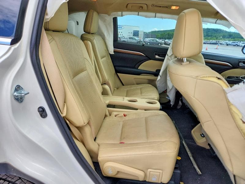 2017 TOYOTA HIGHLANDER LIMITED PLATINUM LIMITED PLATINUM 10
