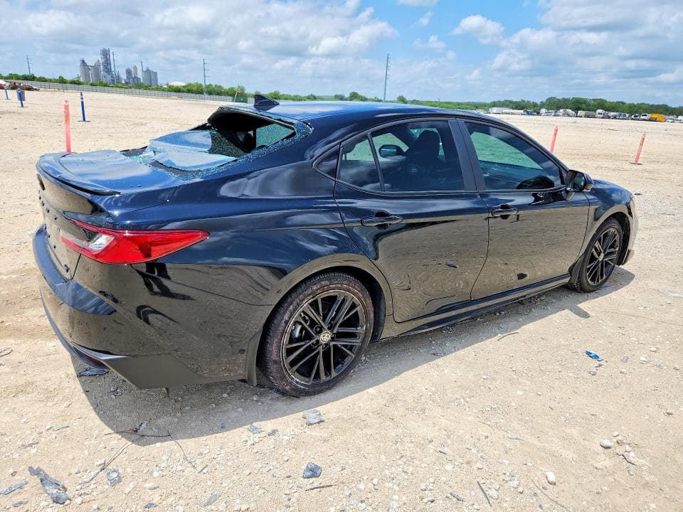 2025 TOYOTA CAMRY SE 3