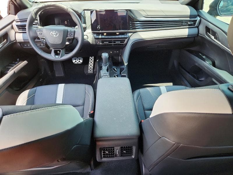 2025 TOYOTA CAMRY SE 8