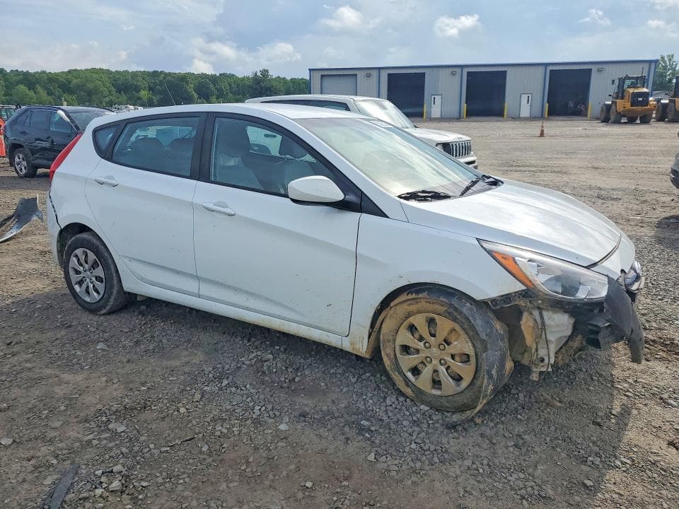 2017 HYUNDAI ACCENT SE 4