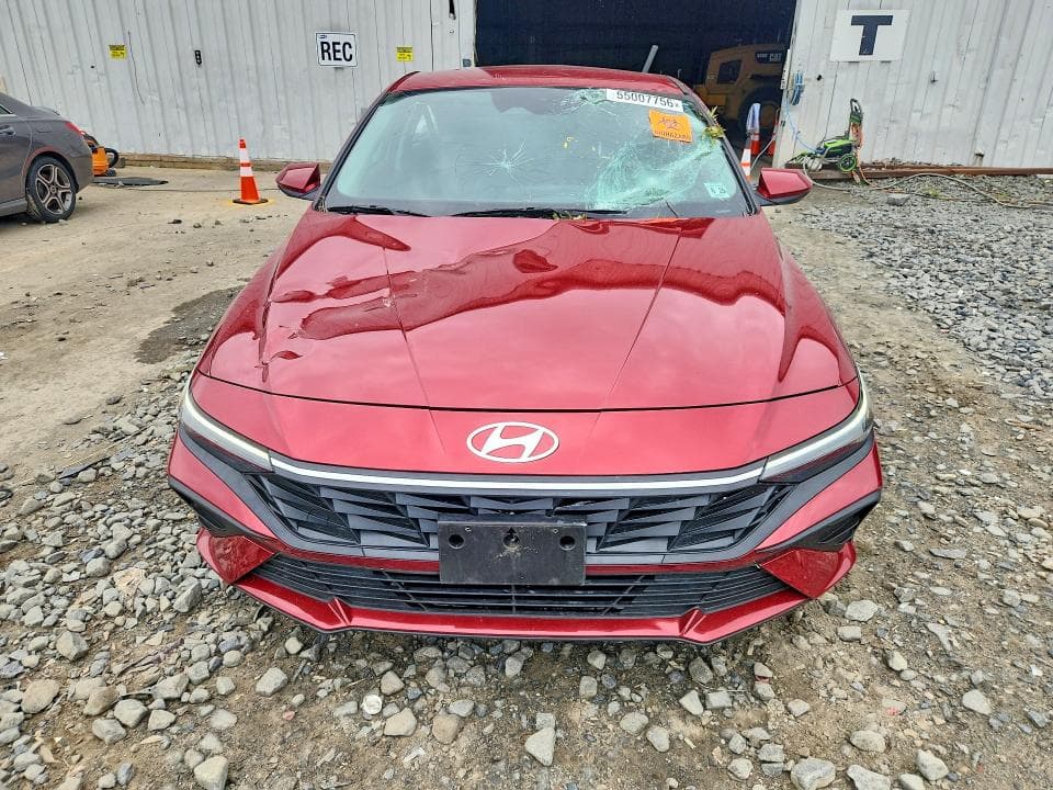 2024 HYUNDAI ELANTRA SE 5