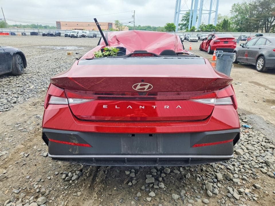 2024 HYUNDAI ELANTRA SE 6