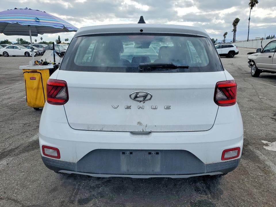 2021 HYUNDAI VENUE SE SE 6