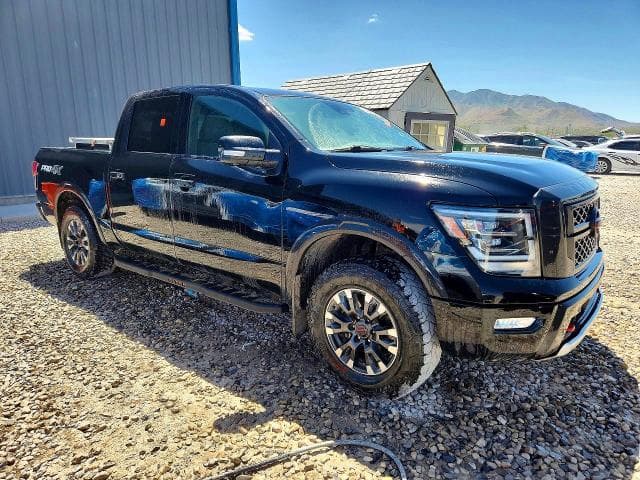 2023 NISSAN TITAN PRO-4X 4