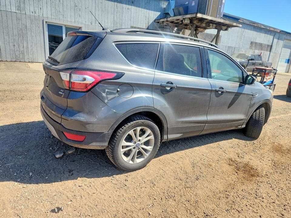 2017 FORD ESCAPE SE 3