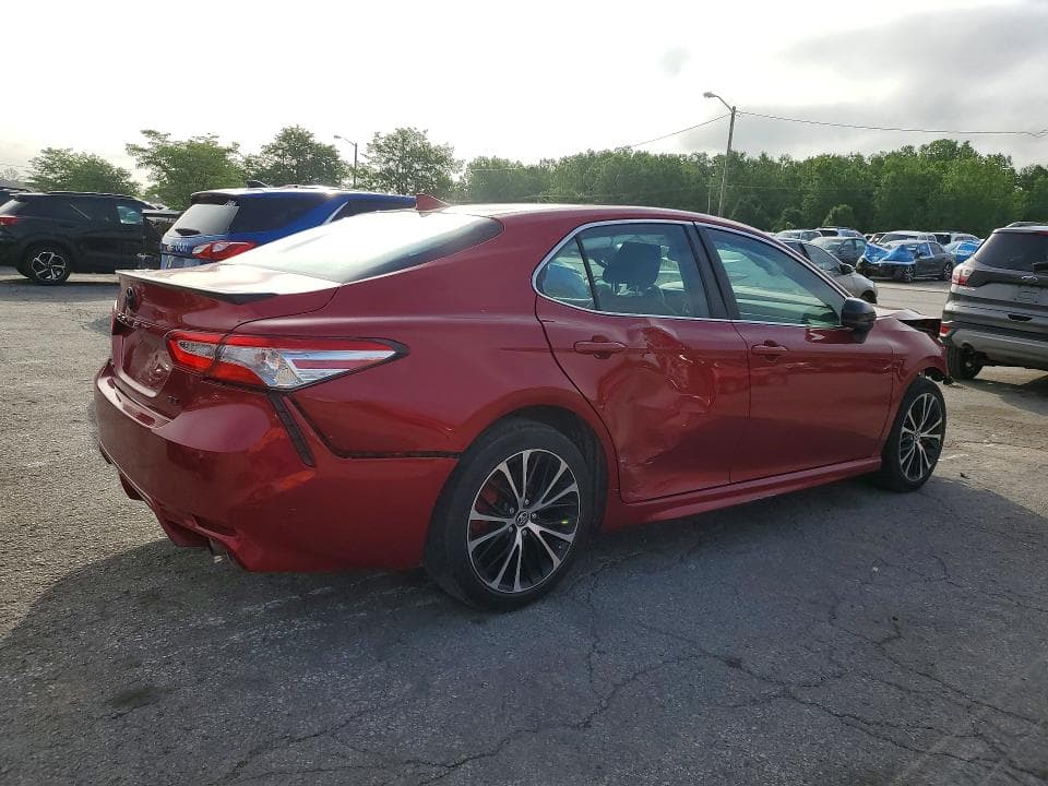 2020 TOYOTA CAMRY SE 3