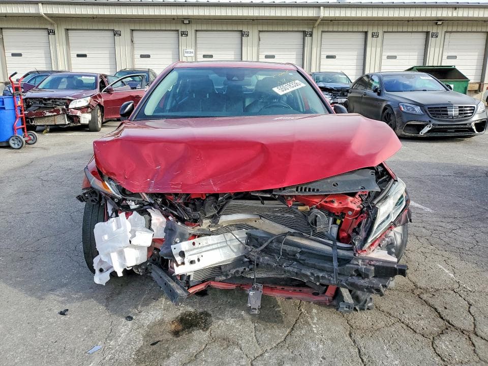 2020 TOYOTA CAMRY SE 5