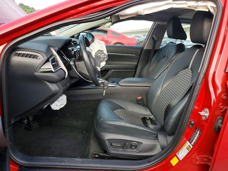 2020 TOYOTA CAMRY SE 7
