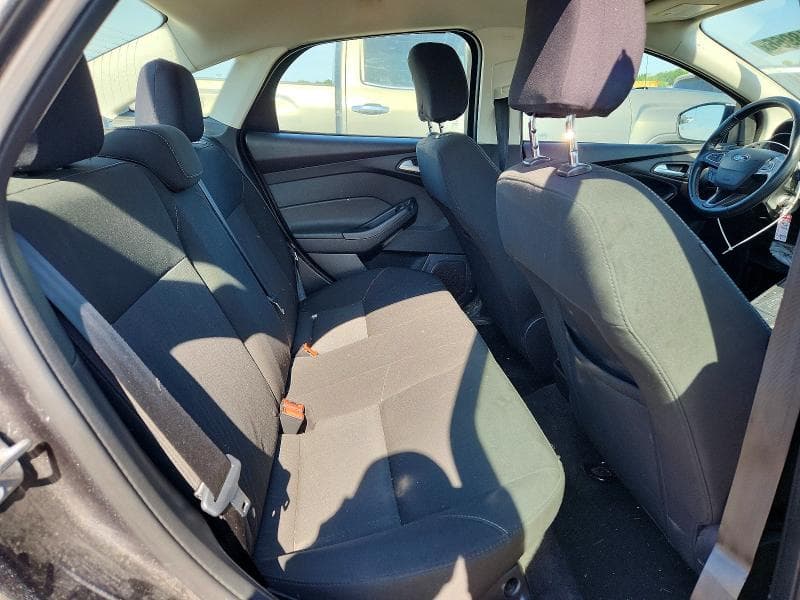 2017 FORD FOCUS SE 10
