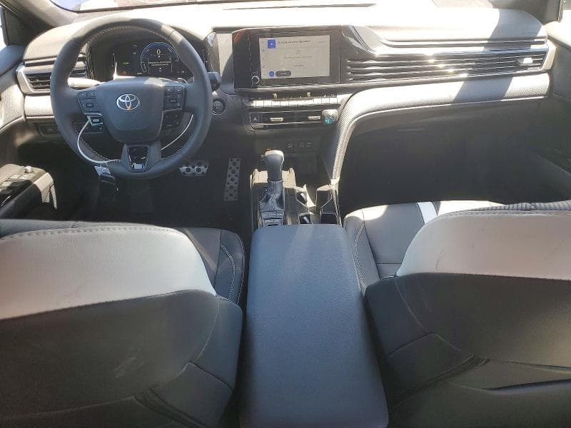 2025 TOYOTA CAMRY SE SE 8