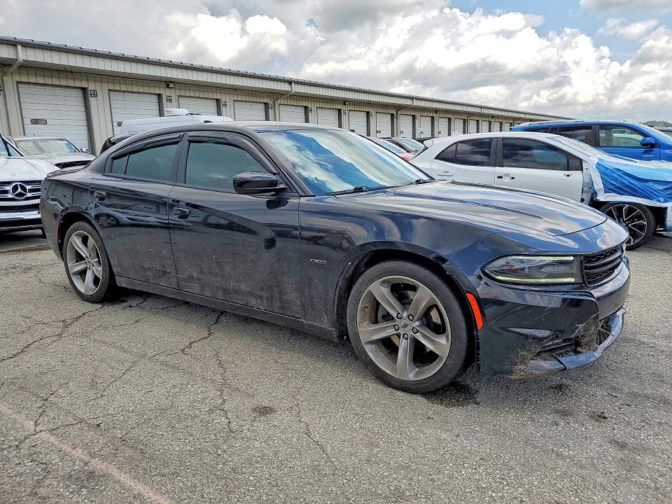 2017 DODGE CHARGER 4