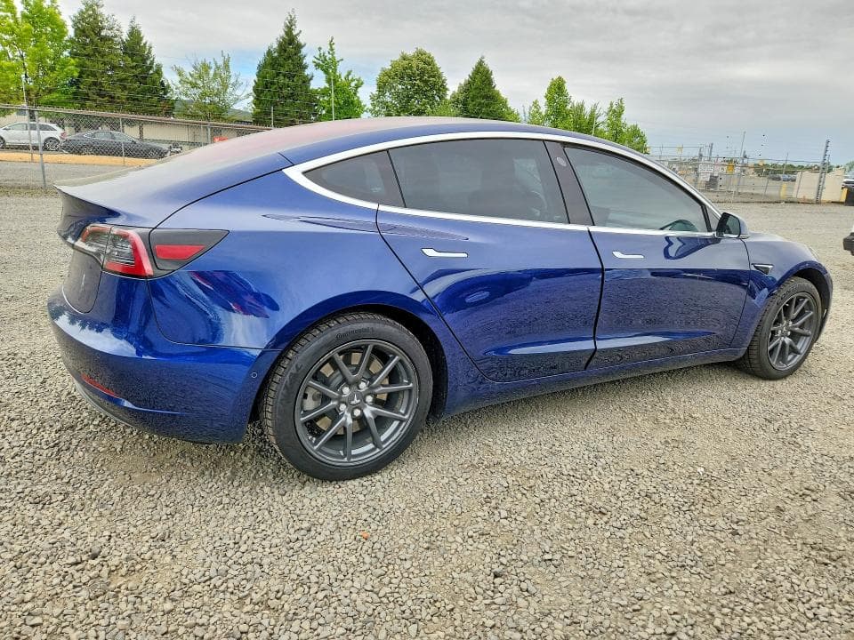 2018 TESLA MODEL 3 3