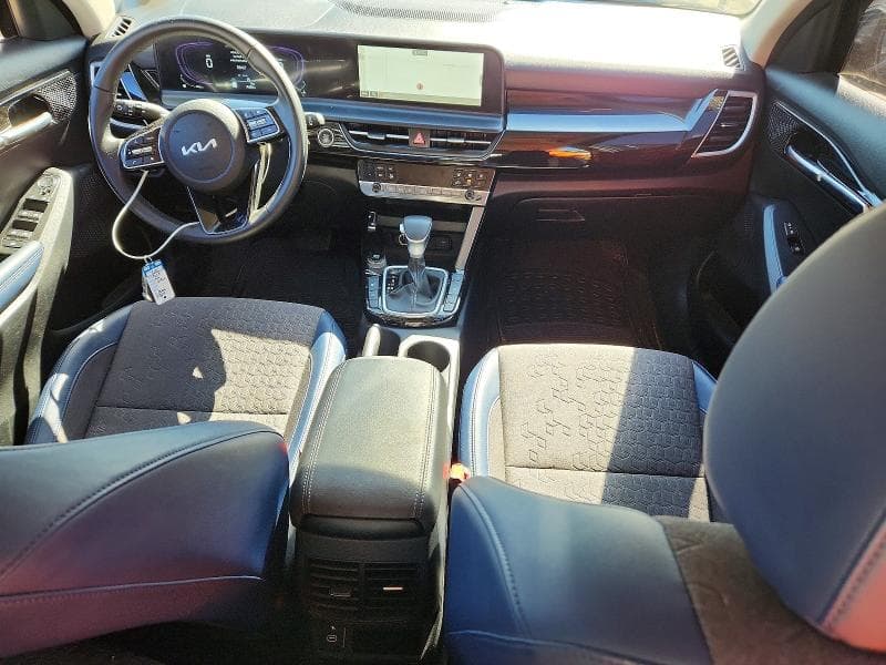 2025 KIA SELTOS S 8