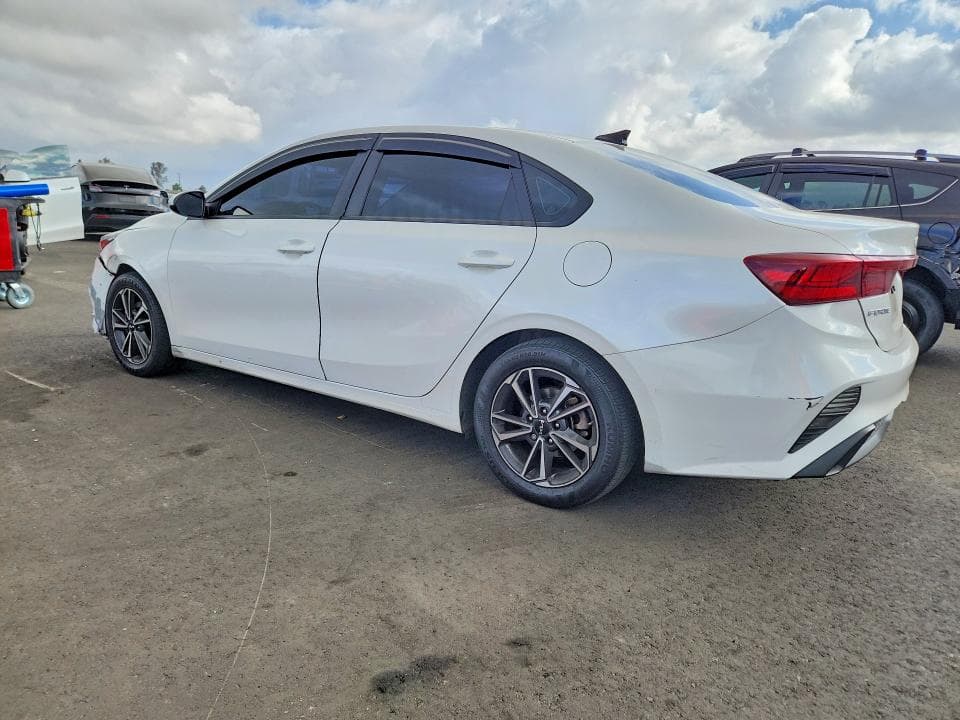 2023 KIA FORTE LXS 2