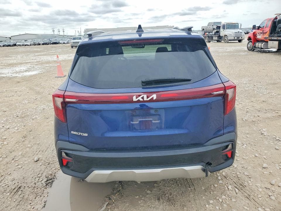 2024 KIA SELTOS EX 6