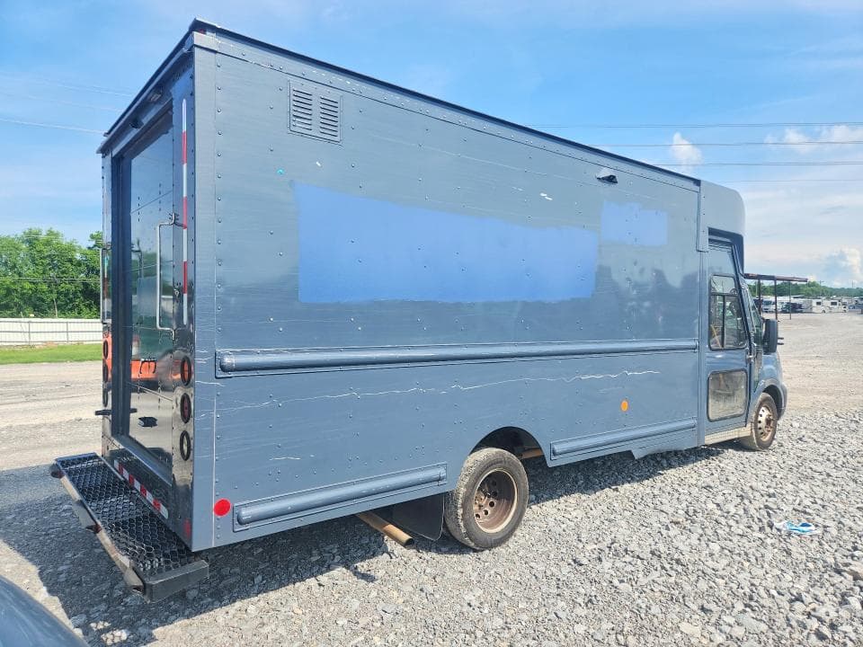 2021 FORD TRANSIT DELIVERY TRUCK 3