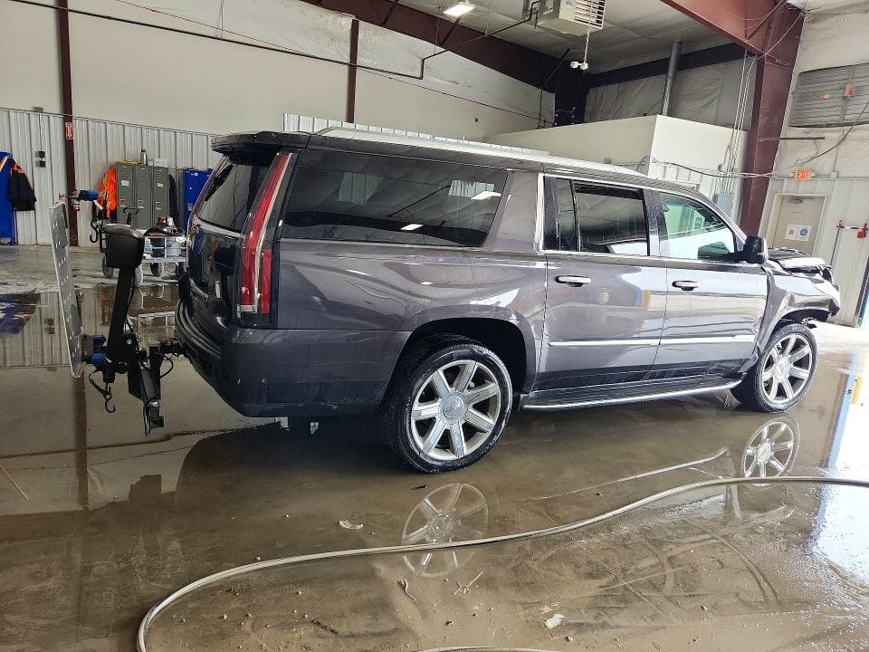2018 CADILLAC ESCALADE ESV LUXURY 3