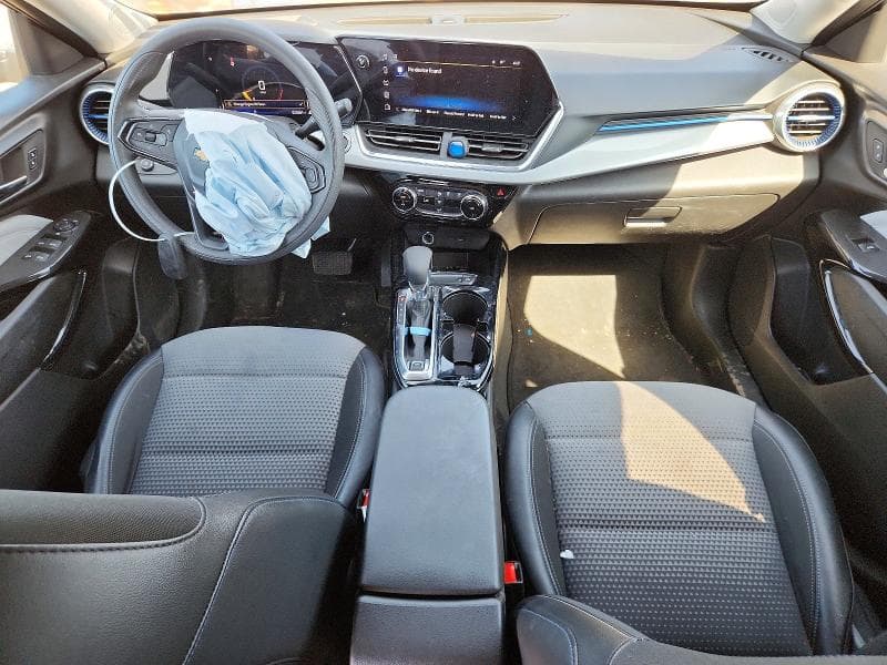 2025 CHEVROLET TRAX 1LT 8