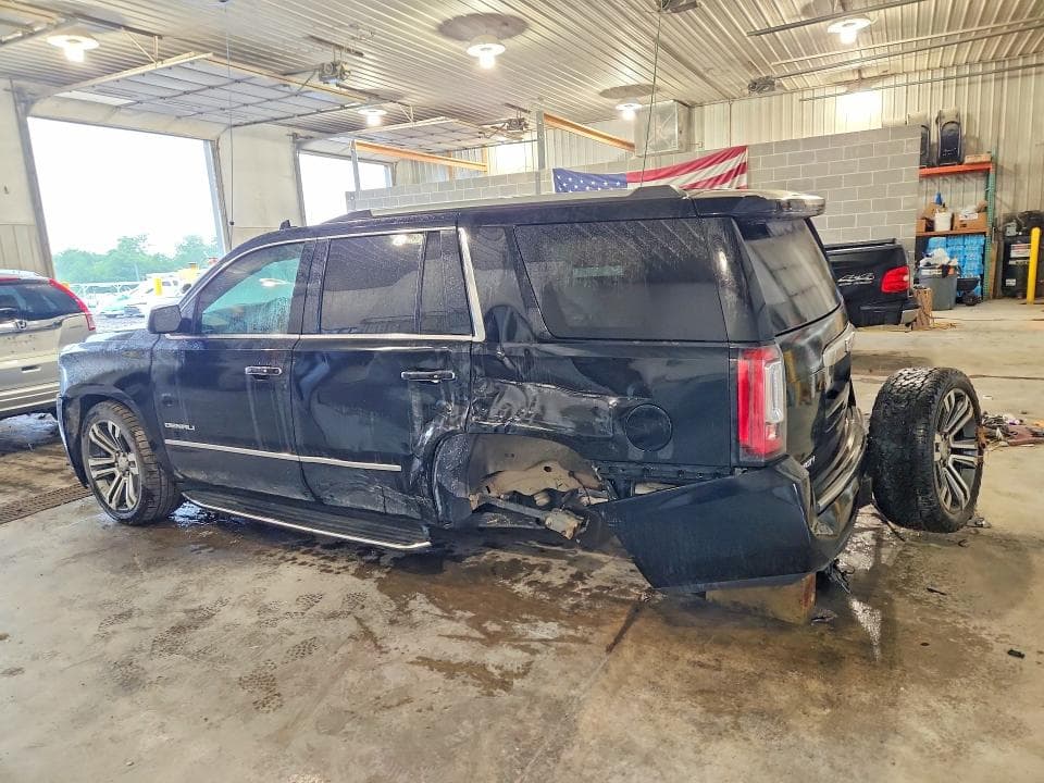 2017 GMC YUKON DENALI 2