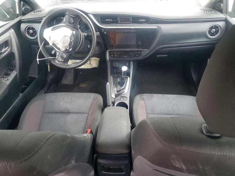 2018 TOYOTA COROLLA LE 8