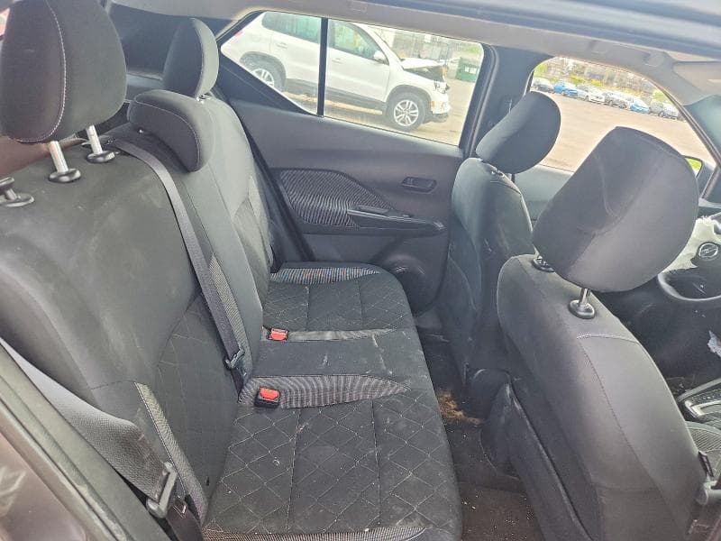 2019 NISSAN KICKS S 10