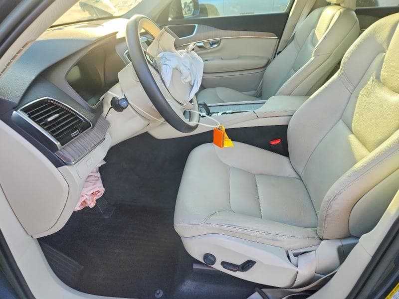 2023 VOLVO XC90 PLUS 8