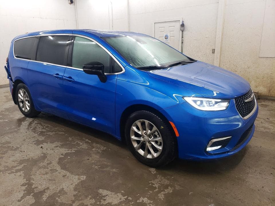 2026 CHRYSLER PACIFICA LIMITED 4