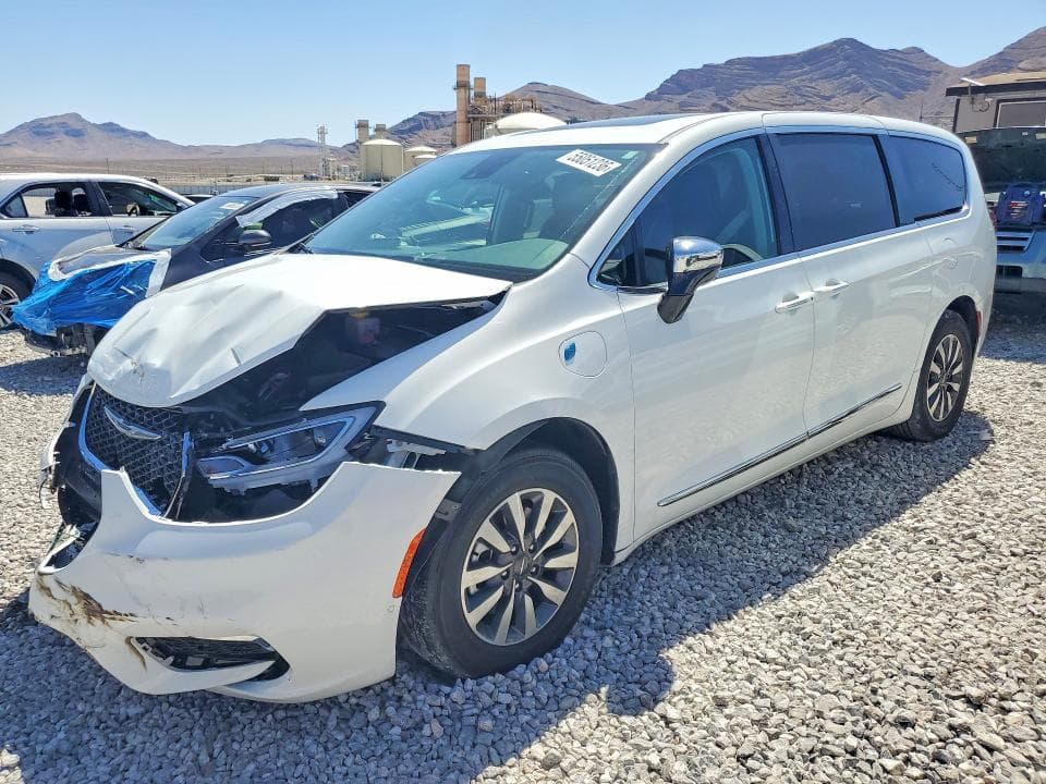 2023 CHRYSLER PACIFICA HYBRID PINNACLE 2