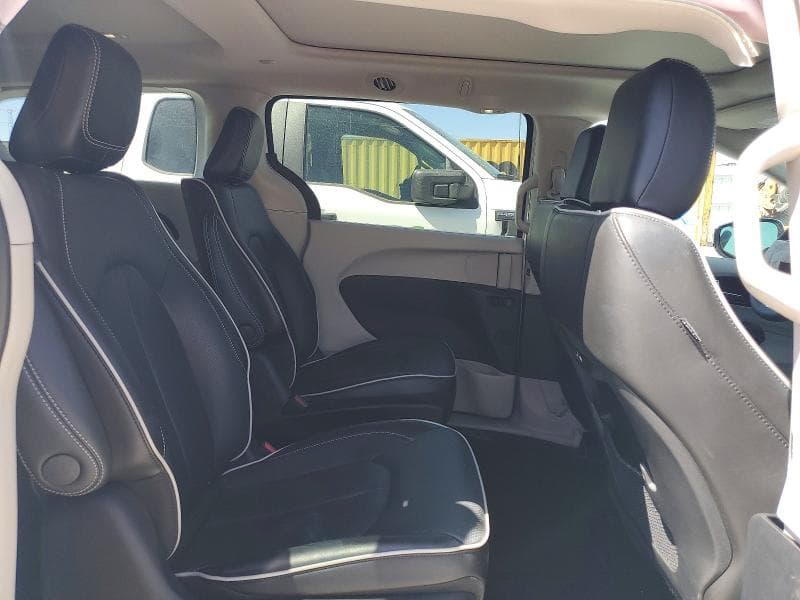 2023 CHRYSLER PACIFICA HYBRID PINNACLE 12
