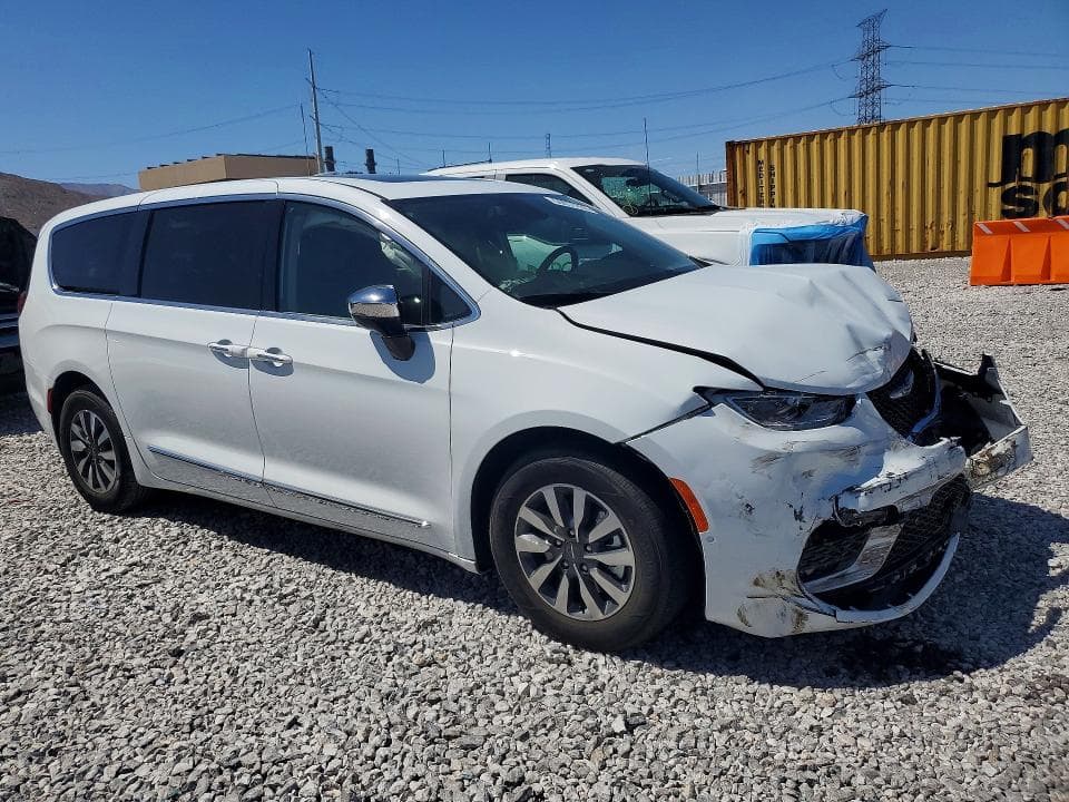 2023 CHRYSLER PACIFICA HYBRID PINNACLE 5