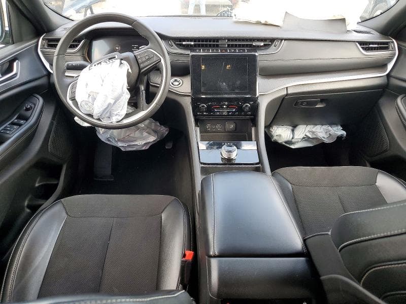 2024 JEEP GRAND CHEROKEE L LAREDO 8