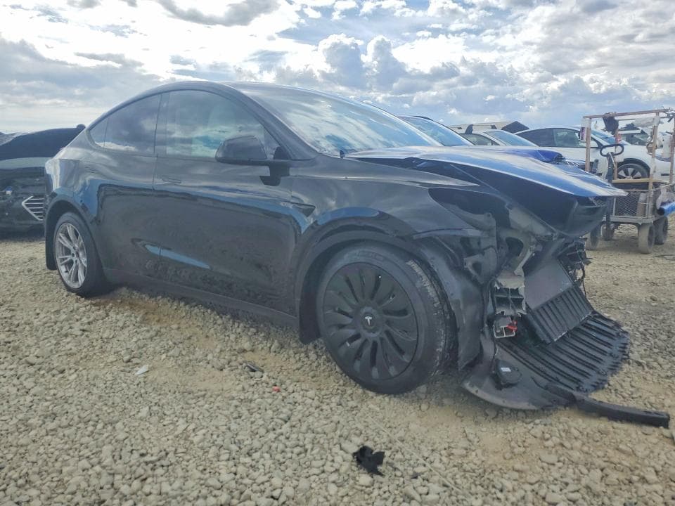 2023 TESLA MODEL Y 4
