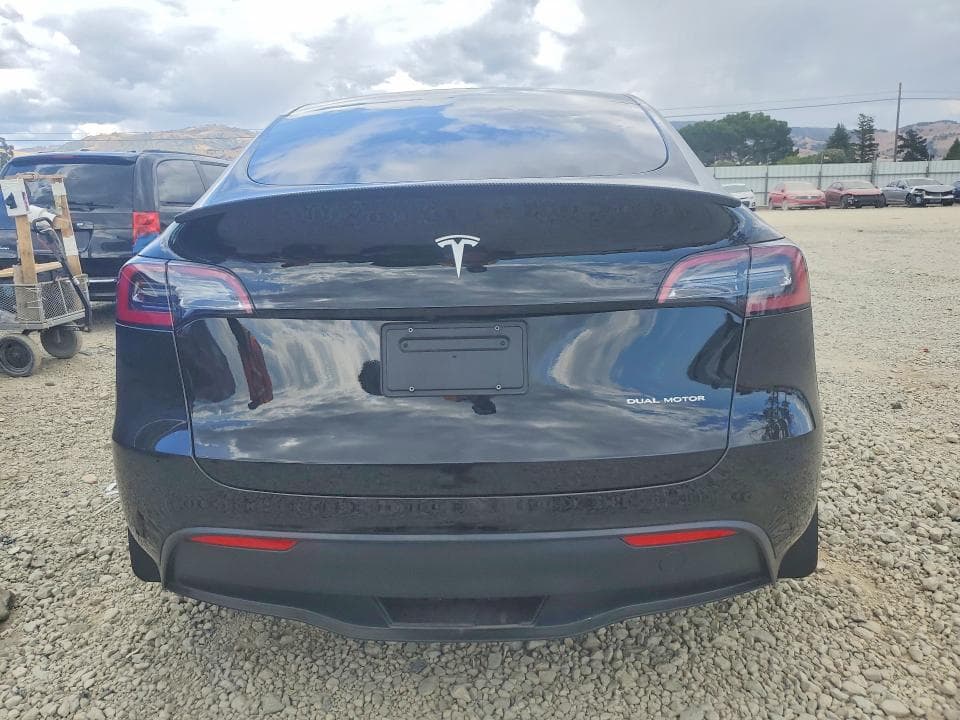 2023 TESLA MODEL Y 6