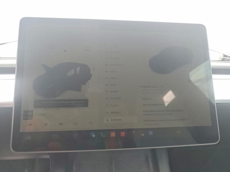 2023 TESLA MODEL Y 9