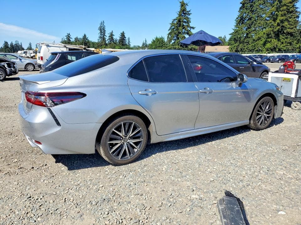 2023 TOYOTA CAMRY HYBRID SE 3